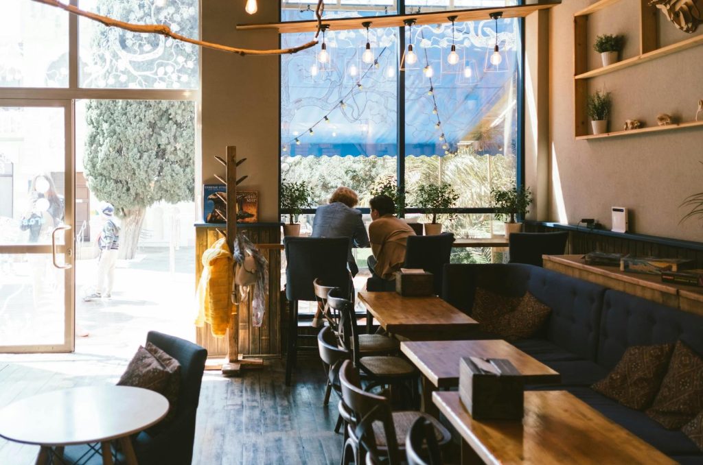 Nomadi digitali - café coworking Atene - Atypical Vibes